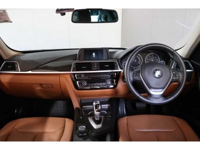ปี2018 BMW 320D ICONIC F30 LCI 8AT   เครืองดีเซลล์ รูปที่ 10